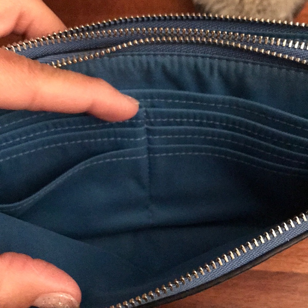 Coach double zip wallet - Picture 4 of 6